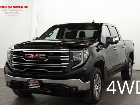 Used 2025 GMC Sierra 1500 SLT AWD/4WD image 4