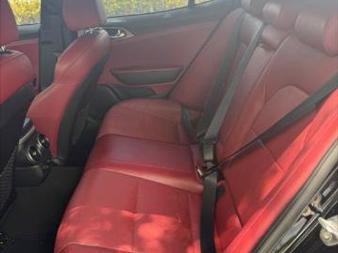 Used 2018 Kia Stinger GT1 RWD image 18
