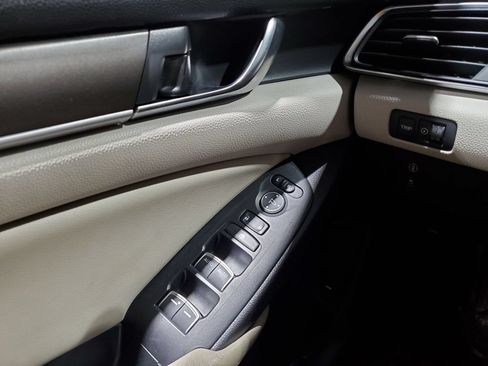 Used 2018 Honda Accord LX image 35