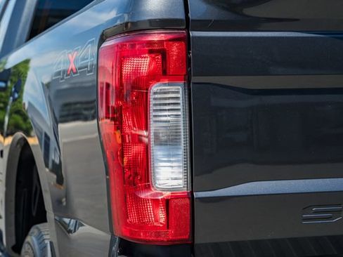 Used 2017 Ford F250 Lariat w/ Chrome Package AWD/4WD image 8