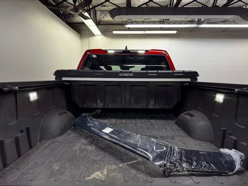 Used 2022 Toyota Tundra SR5 w/ SR5 Premium Package AWD/4WD image 36