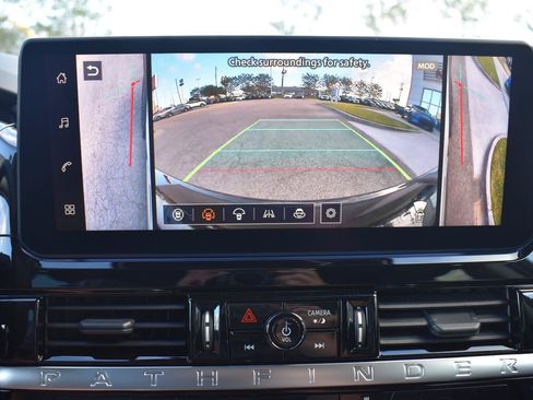New 2026 Nissan Pathfinder Platinum FWD image 41