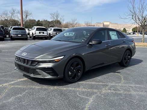 New 2026 Hyundai Elantra SEL Sport image 3