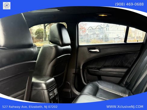 Used 2019 Dodge Charger SXT w/ Plus Group image 27