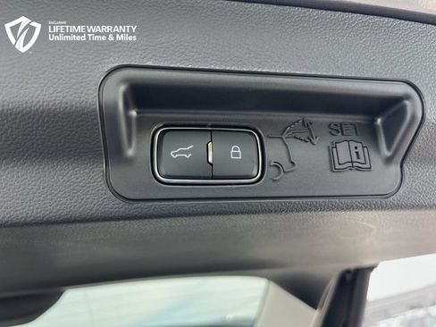 New 2026 Ford Explorer Active RWD image 13