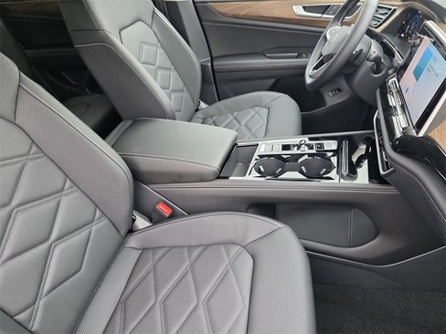 New 2026 Volkswagen Atlas SE image 30