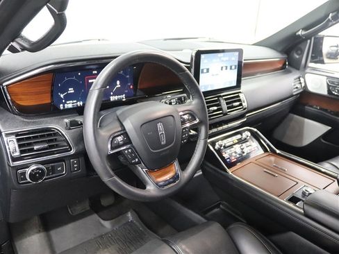 Used 2020 Lincoln Navigator Reserve w/ Luxury Package image 24