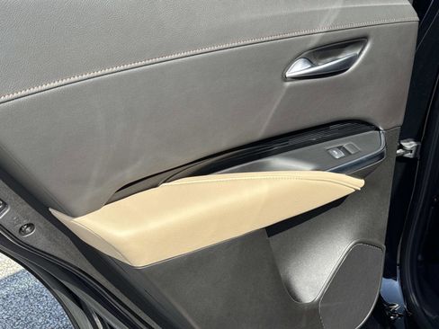 Used 2024 Cadillac XT4 Luxury image 12