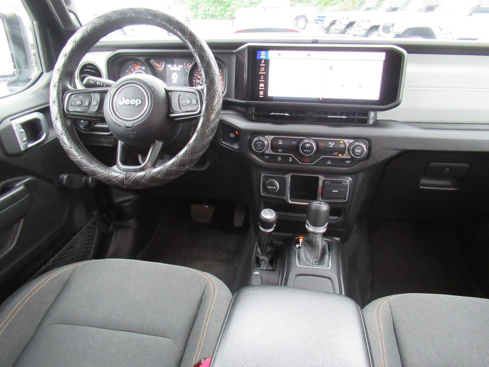 Used 2024 Jeep Wrangler Unlimited Sport AWD/4WD image 13