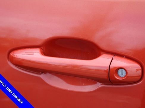 Used 2017 Toyota Tacoma TRD Sport w/ Tow Package (A/T) image 13