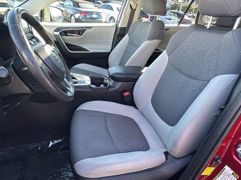 Used 2021 Toyota RAV4 XLE w/ Convenience Package AWD/4WD image 10