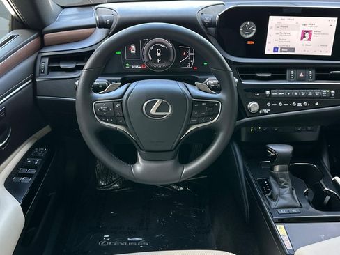 Certified 2024 Lexus ES 300h w/ Premium Package FWD image 32