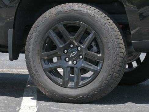 New 2026 Chevrolet Silverado 1500 LTZ w/ LTZ Premium Package AWD/4WD image 36
