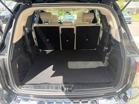 Used 2022 Mercedes-Benz GLB 250 4MATIC w/ Premium Package Lite image 14