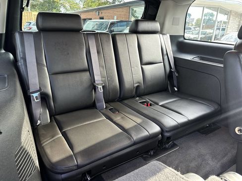 Used 2013 Cadillac Escalade Luxury image 14