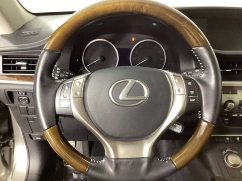 Used 2015 Lexus ES 350 w/ Luxury Package FWD image 14