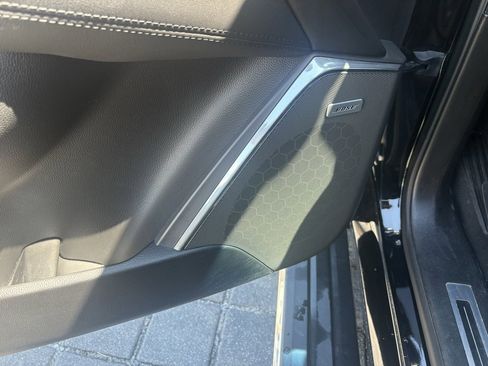 Used 2015 Cadillac Escalade Premium image 14