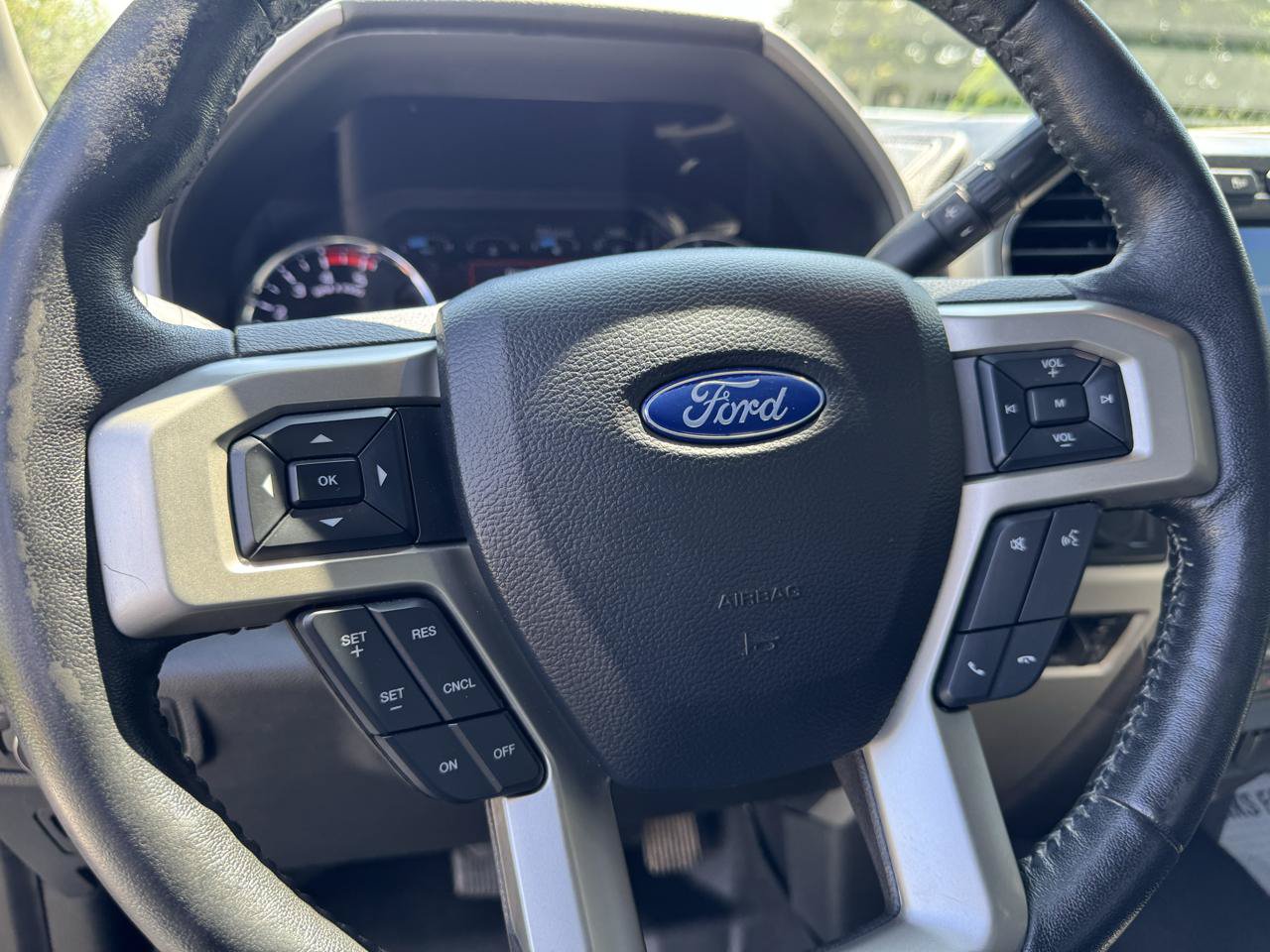 Used 2020 Ford F350 Lariat w/ Lariat Ultimate Package AWD/4WD image 14