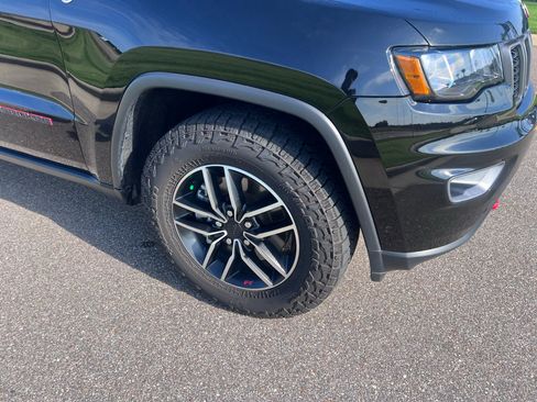 Certified 2021 Jeep Grand Cherokee Trailhawk w/ Trailhawk Luxury Group AWD/4WD image 11