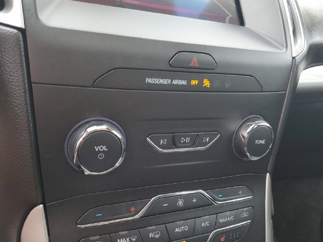 Used 2019 Ford Edge SEL w/ Equipment Group 201A AWD/4WD image 18