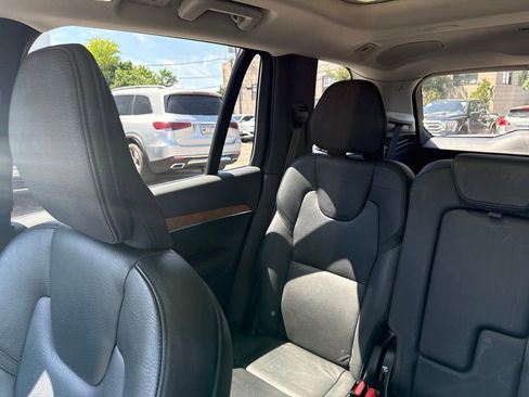Used 2022 Volvo XC90 T6 Momentum w/ Advanced Package AWD/4WD image 15