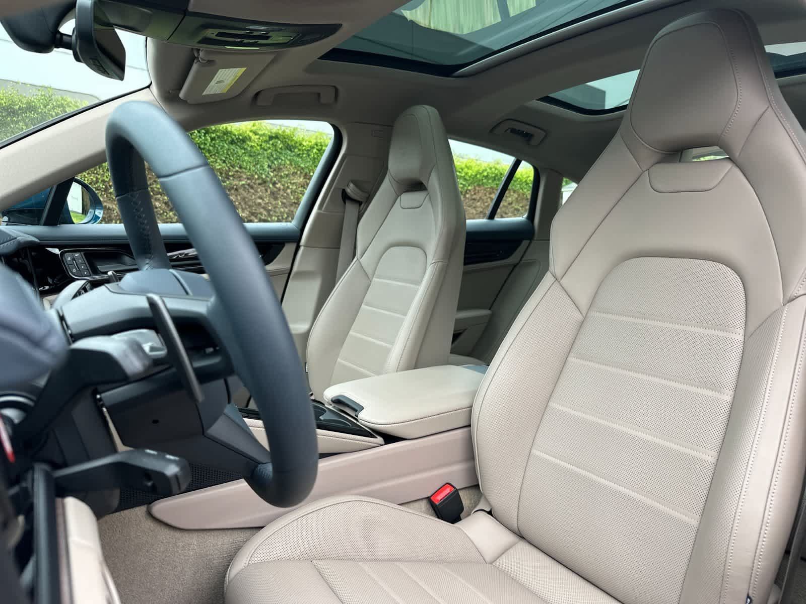 Certified 2026 Porsche Panamera 4 AWD/4WD image 5