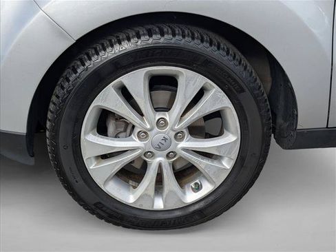Used 2016 Kia Soul + FWD image 22