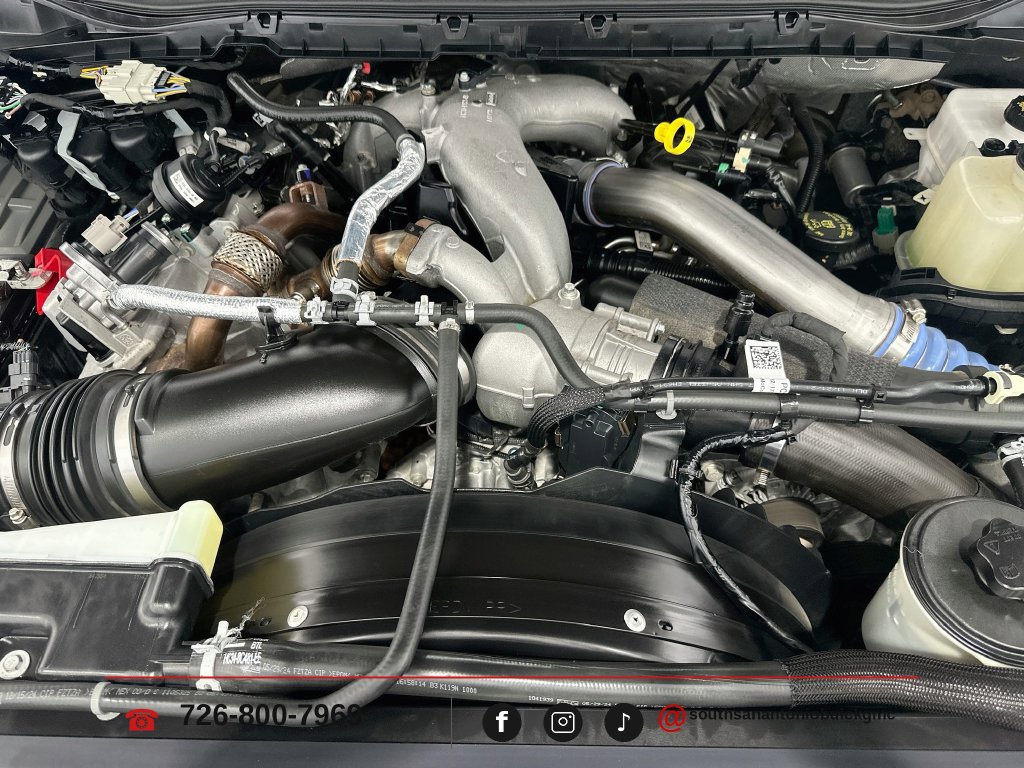 Used 2025 Ford F350 Lariat w/ Lariat Ultimate Package AWD/4WD image 31
