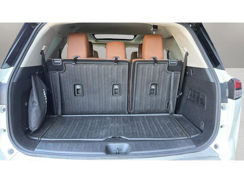 Certified 2023 Nissan Pathfinder Platinum w/ Black Appearance Package AWD/4WD image 12