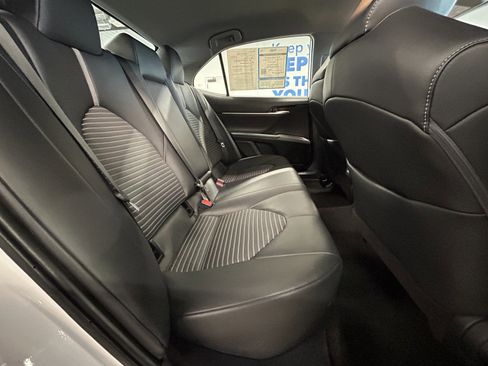 Used 2023 Toyota Camry SE image 19