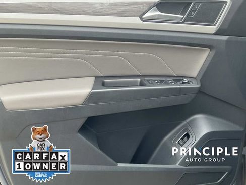 Used 2021 Volkswagen Atlas Cross Sport SE w/ Panoramic Sunroof Package FWD image 12