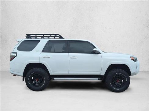 Used 2022 Toyota 4Runner SR5 Premium w/ Moonroof Package AWD/4WD image 5