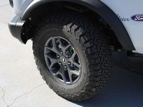 New 2025 Ford Bronco Badlands image 5