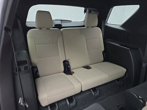 Used 2023 Chevrolet Traverse LT AWD/4WD image 49