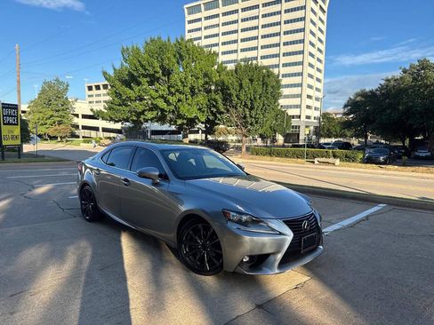 Used 2015 Lexus IS 250 w/ Navigation System Package RWD image 2