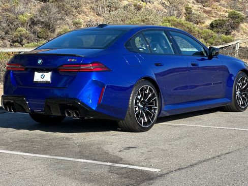 Used 2025 BMW M5 w/ Carbon Package image 2