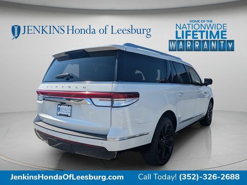 Used 2023 Lincoln Navigator L Reserve AWD/4WD image 3