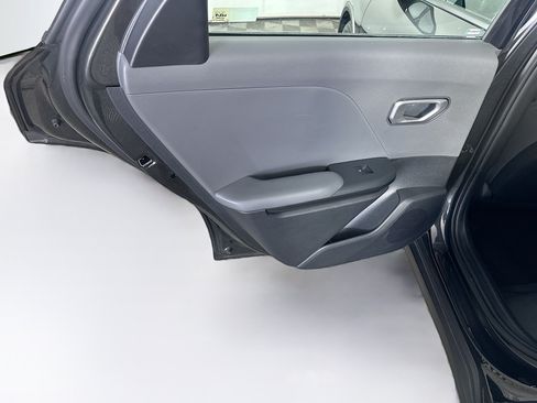 Used 2025 Kia K4 FWD image 26