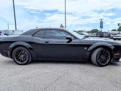 Used 2022 Dodge Challenger R/T Scat Pack RWD image 5