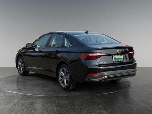 Used 2024 Volkswagen Jetta SE FWD image 7