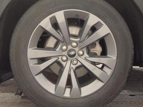 Used 2024 Ford Explorer XLT w/ Equipment Group 202A AWD/4WD image 4