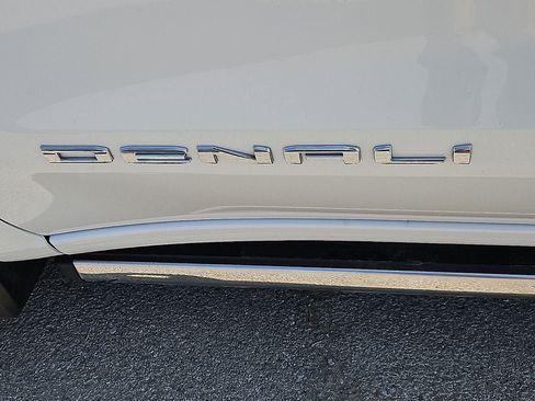 Used 2024 GMC Sierra 1500 Denali RWD image 15