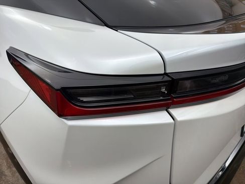 Used 2025 Lexus RZ 450e w/ Technology Package image 22