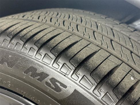 Used 2026 Tesla Model Y Long Range image 9