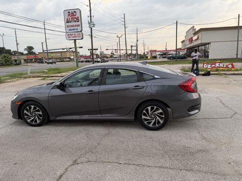 Used 2017 Honda Civic EX image 21