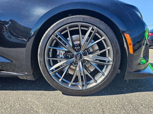 Used 2022 Chevrolet Camaro ZL1 RWD image 9
