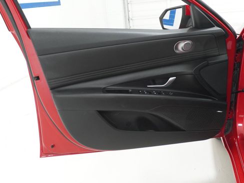 Used 2023 Hyundai Elantra Limited FWD image 20