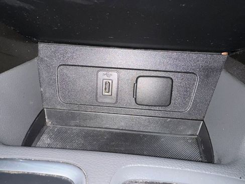 Used 2017 Ford Escape Titanium image 28