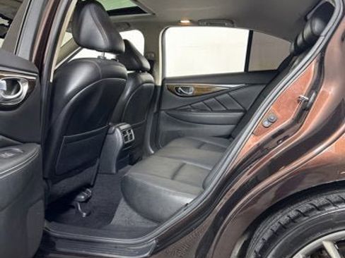 Used 2018 INFINITI Q50 Luxe w/ Essential Package (3.0T Luxe) image 8