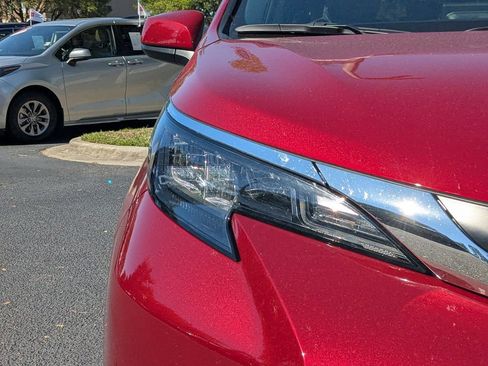 Used 2026 Toyota Sienna XLE FWD image 11
